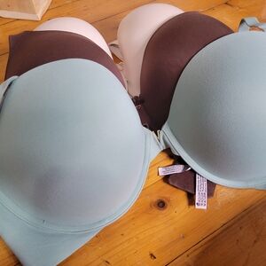 3 38DDD Victoria Secret bras